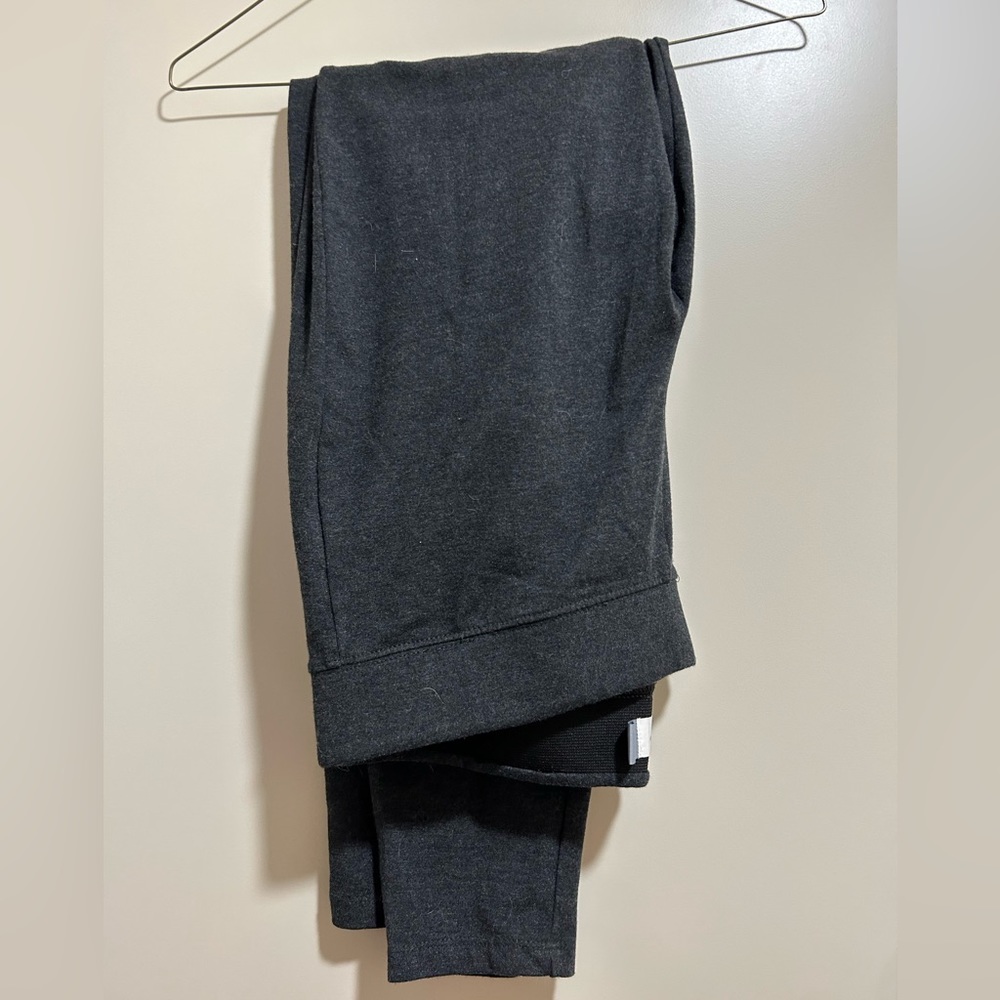 NWOT Old Navy Soft, Comfortable and beautiful Gray/Black Pants leggings